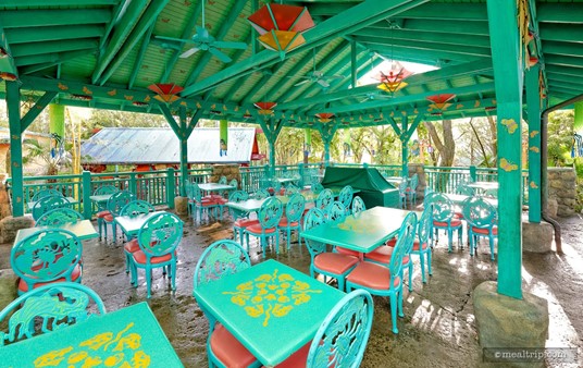 Flame Tree BBQ has many outdoor seating areas. Some, like the green 
paddock shown here, are covered and give good protection from the sun, 
and rain.