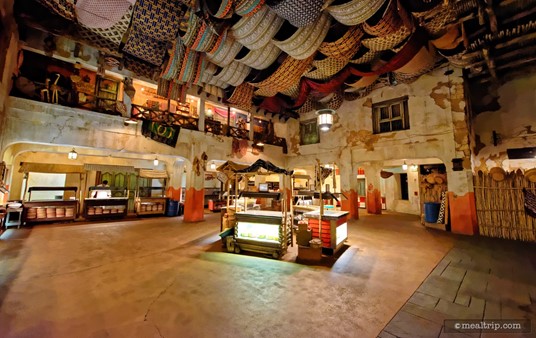 The main buffet area at Tusker House is very large. Even with a full restaurant, there's not really a "wait" or line at any of the stations... except maybe for the "carving station".