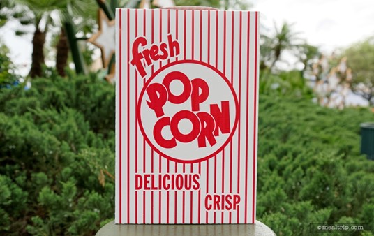 Boxes of fresh warm popcorn are also complimentary as part of the 2015 Star Wars Feel The Force Premium Package. It was a real "treat" having something savory this year. At last year's event, only ice cream had been available.