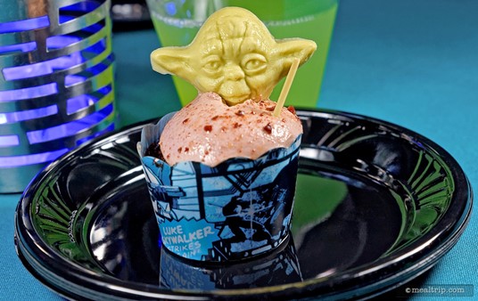 The hazelnut flavor was very subtle in the Yoda Chocolate Cupcake with Hazelnut Buttercream Frosting, and we wish there had been more Chocolate Toffee Crunch on top.