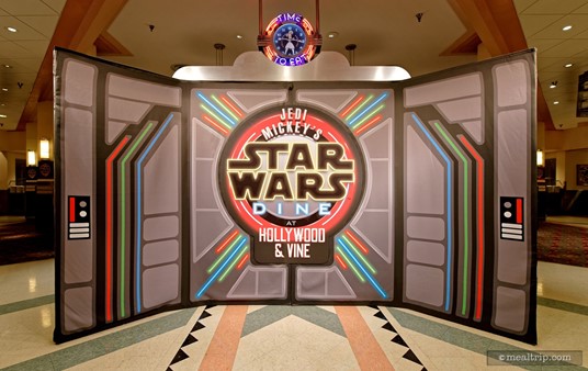 This is the main backdrop used for the first photo opportunity as you enter the restaurant. There is usually a Disney character, dressed as a Star 
Wars character, available to pose for photos and meet guests.