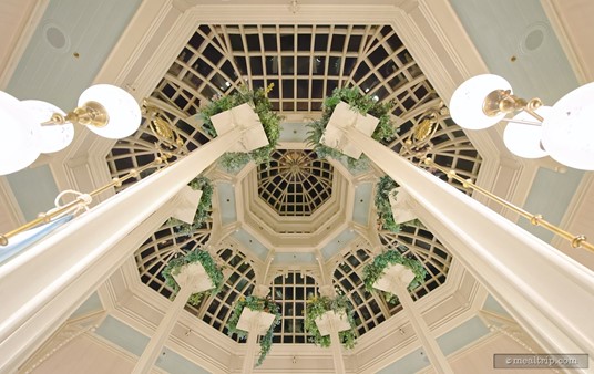 Here's a closer look at the skylight atrium feature at the Crystal Palace. You can't stand directly under it, there is a planter and some topiaries directly underneath.