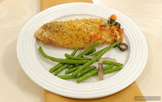 Ahhh... now here's one of the standouts for me on the night that our party dined at the Crystal Palace, it's an Herb-crusted Tilapia with Served with Tomato Olive Relish (top) and some Sautéed Green Beans on the bottom of the plate.