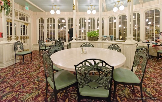 Here's a quick look at a six-party table. The seating can be a little close at the Crystal Palace.