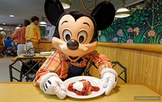 After dinner, Mickey will deliver dessert. Well.. not really. Mickey was trying to help me take a picture of the Berry Short Cake.