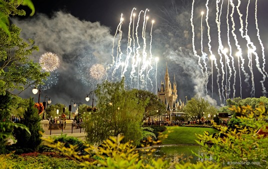 Most of the left-side perimeter fireworks are visible from this vantage point. The right side would be blocked by the location's overhang. It's still a pretty cool view though.