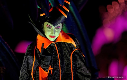 Could that actually be Angelina Jolie in there? The pretty spectacular Maleficent rounds out the Boo To You Parade at MNSSHP and our time in the Happy HalloWishes Premium Package parade viewing area.