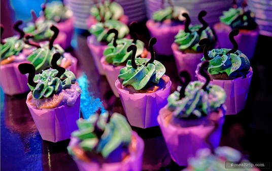 So many evil Maleficent cupcakes!!!!