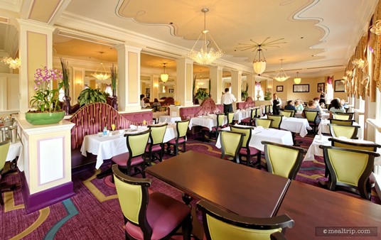The Parisian Afternoon lunch gives guests a rare opportunity to see the Monsieur Paul dining area in full light. The restaurant is usually only open for dinner.