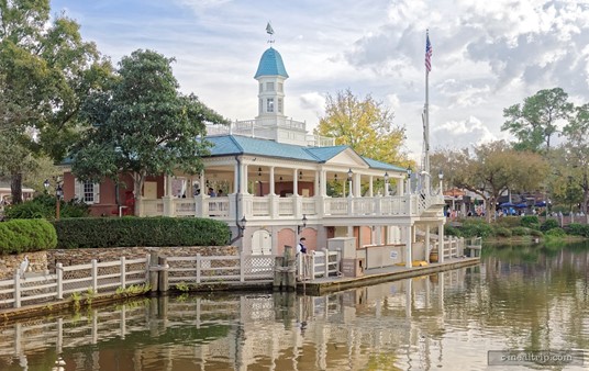 After you have completed one trip around Tom Sawyer's Island you will dock back at the main landing. Be sure to grab a bag of popcorn or cotton candy for a little snack later in the day!