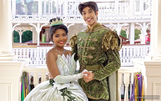 Okay, these two were really great looking characters... totally playing the part the entire time, Princess Tiana and Naveen totally rocked the event. You'll get two photo opportunities with them, this is at the first... under the entrance landing/dock platform. A photopass photographer should also be on-hand.