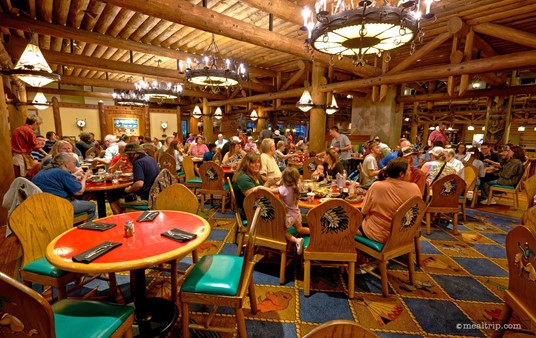 It can get  noisy in the Whispering Canyon Cafe when the place is full of guests — but the amount of space between the tables is actually pretty good. I've not ever felt crammed up too close to anyone while dining here.