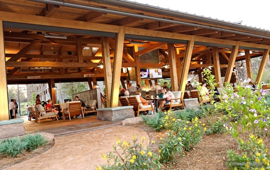 A side-view look at the Geyser Point breakfast seating area.