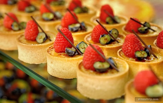 The Crème Brulee Tarts had a very specifically placed Raspberry, Blueberry (cut in half) and little chocolate pipes placed on top of them! (This is a lot of work for buffet-style desserts, and a level of detail you just don't see at other firework dessert parties.)
