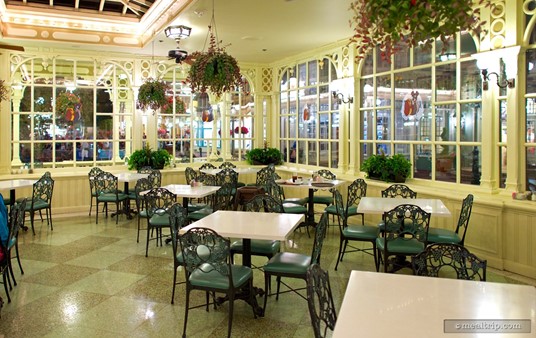 Tony's has two main dining areas which are about the same size. This is the "atrium" room which gives guests a great (air conditioned) view of Main Street.