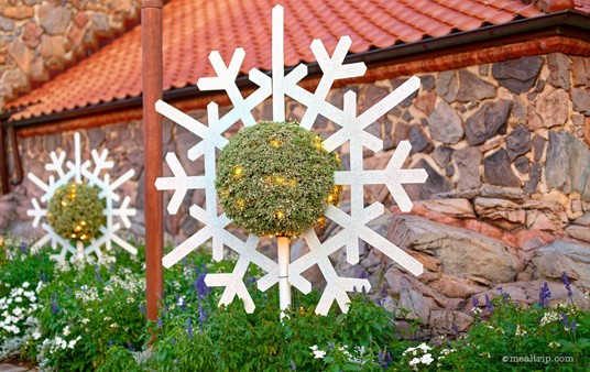Snowflakes adorn one of the exterior walls at Akershus Royal Banquet Hall. (You have no idea how much I want to write an "it looks like someone is leaving their holiday decorations up all year long" joke.)