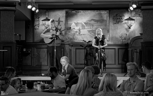 I don't really add many black and white photos to the Mealtrip site — but it seems like an appropriate film choice for an Irish pub.