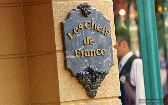 Les Chefs de France plaque located on both sides of the main entrance.