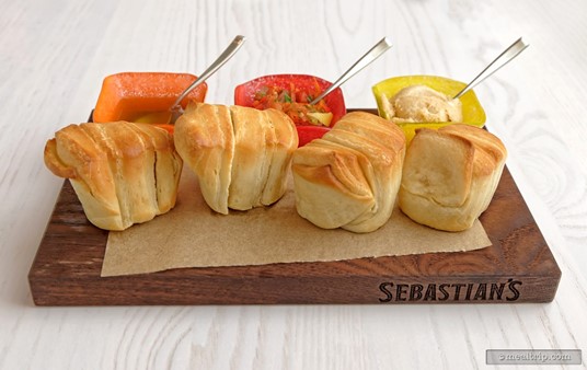 Here's a looks at the Caribbean Pull-apart Rolls from the Appetizer section of the menu.