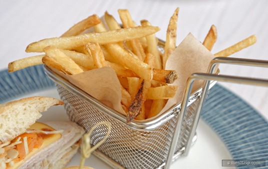 This little basket that the french fries came in, is a great plating idea!