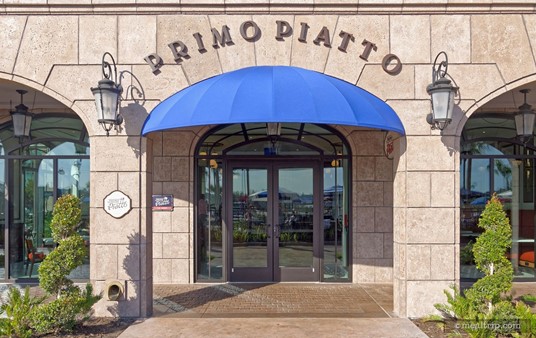 This is the pool-side entrance to Primo Piatto. Just to the right of this, is the Bar Riva entrance, which looks very similar.