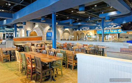 Here's another view of the south side dining area at Lakeside Grill. This photo was taken right at the final payment register, so as you get your food and turn around, you'll be able to see right away if there's seating here.