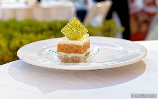 The Apple Spiced Crème Cake was one of two mini desserts at Harbor Nights La Dolce Vita 2022.