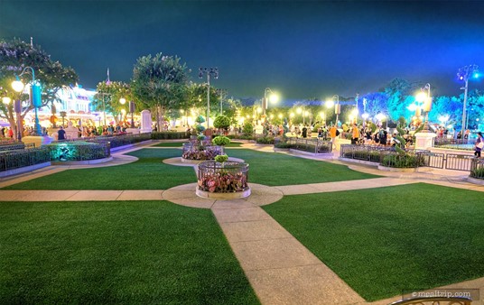 I'd say based on the tables and chairs in the dessert party area, there's probably a 175(ish) person limit to the Plaza Garden Viewing version of the Not-So-Spooky Spectacular Dessert Party. This area is large enough to accommodate that number without feeling crowded or too packed together.