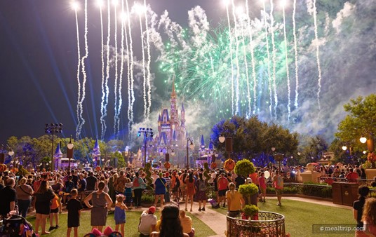 Oh, thanks for turning the lights on. Now you can see what the guest spacing is like in the  Plaza Garden Viewing area. This area is just for  guests that attended Disney's Not-So-Spooky Spectacular Dessert Party and the "Plaza Garden Viewing" version. Guests who attended the "Tomorrowland Terrace Viewing" version — are watching the fireworks from their chairs over at the desert party's balcony.