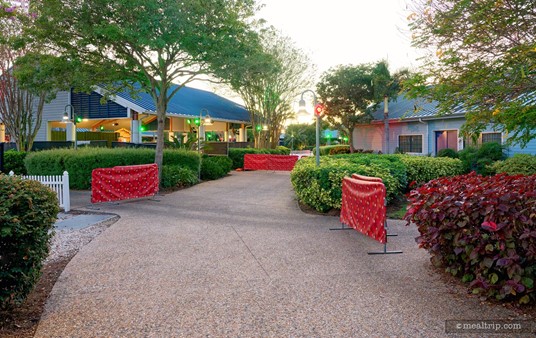 Once you make it past the main entrance and the overpass walkway, the path forward looks quite nice and clean.