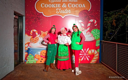 Mrs Claus, Ren, and Kirby were really great. They took time to pose with everyone that wanted a photo, and even had little necklaces for all the children at the party.