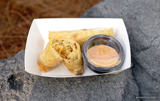 The Spring Rolls we were served, came from a fairly empty keep-warm device (so they had been out there for a while). The tops were still crunchy and flaky, but the bottom had soaked up quite a bit of additional oil and was difficult to bite into and chew.